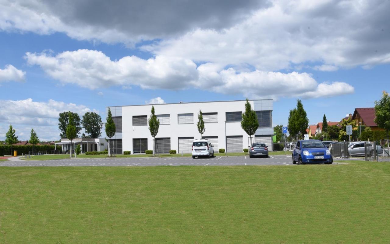 Hotel Harmony Medical & Wellness-Free Parking, 1,8Km From The Center Kroměříž Exterior foto