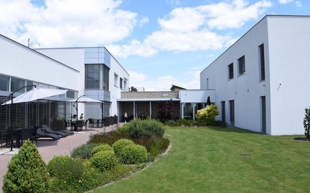 Hotel Harmony Medical & Wellness-Free Parking, 1,8Km From The Center Kroměříž Exterior foto