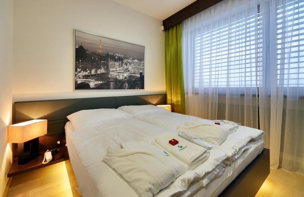 Hotel Harmony Medical & Wellness-Free Parking, 1,8Km From The Center Kroměříž Cameră foto