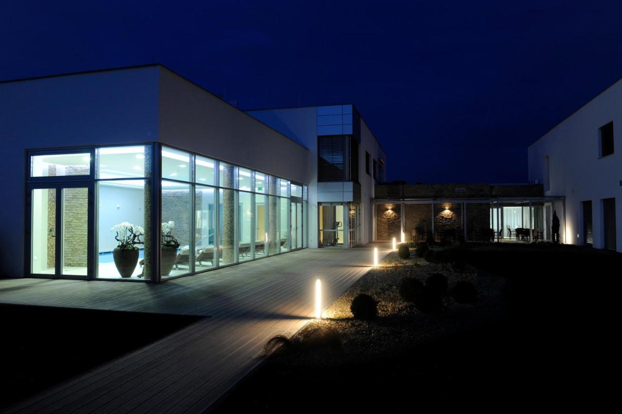 Hotel Harmony Medical & Wellness-Free Parking, 1,8Km From The Center Kroměříž Exterior foto
